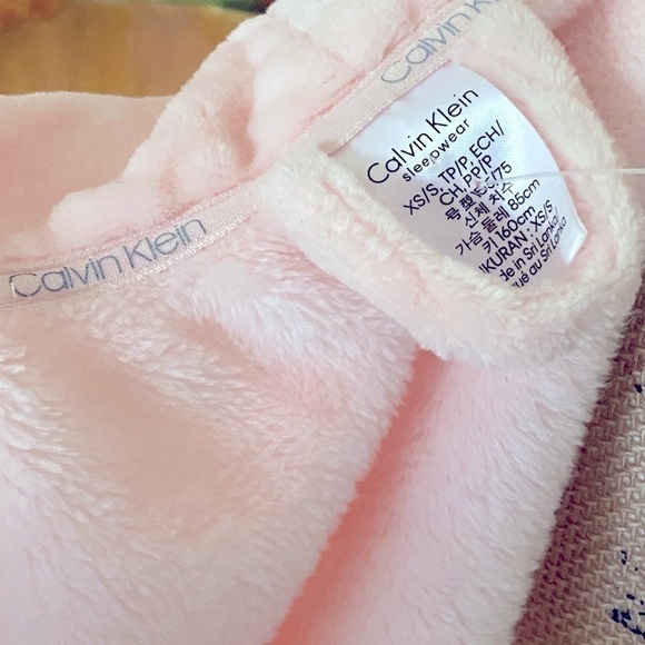 Calvin Klein Women’s Knee High Robe Soft Pink Belted Tie Waist, XS/S NWOT - Picture 6 of 9